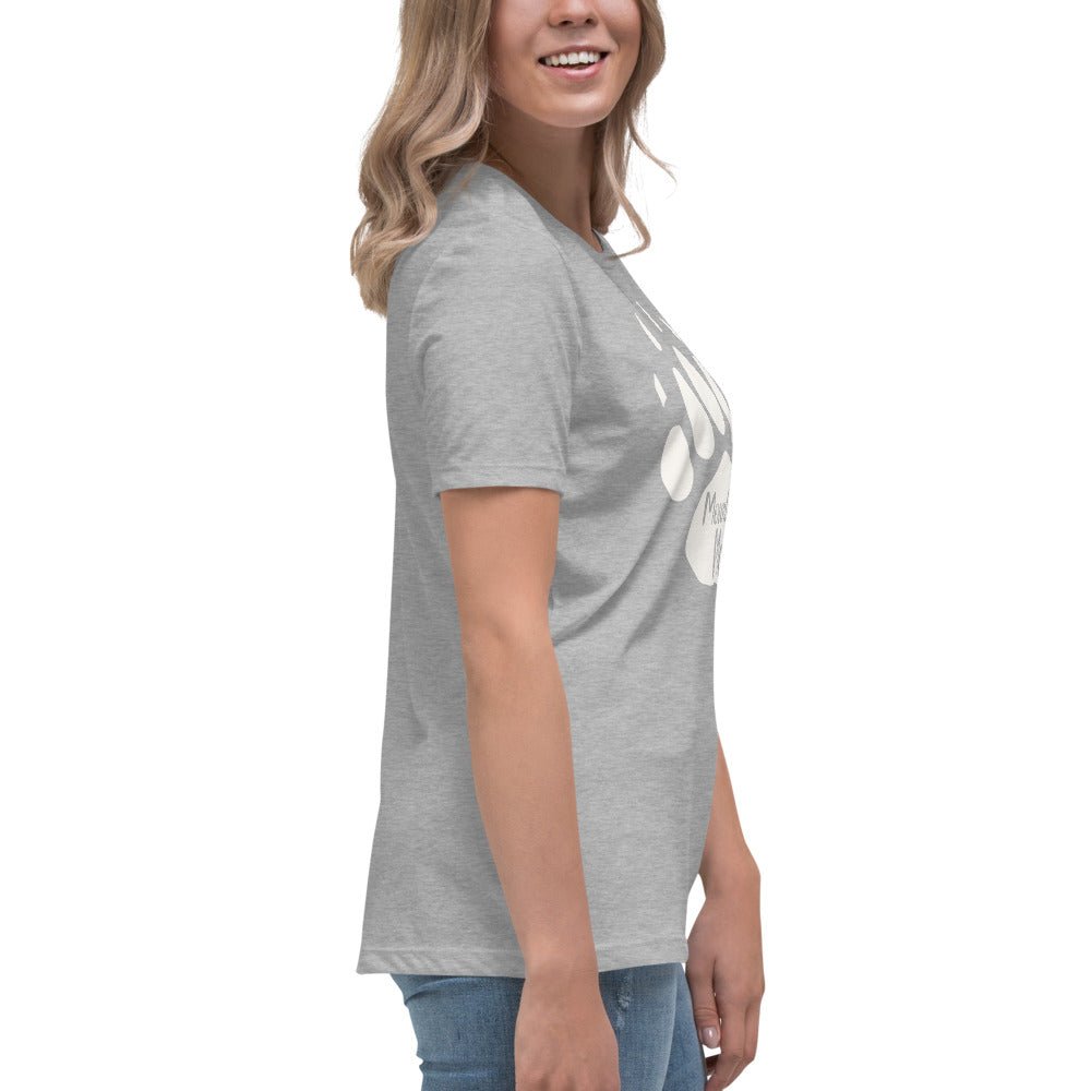 Mountain Mama Bear Paw Women's Relaxed T-Shirt - Get Deerty